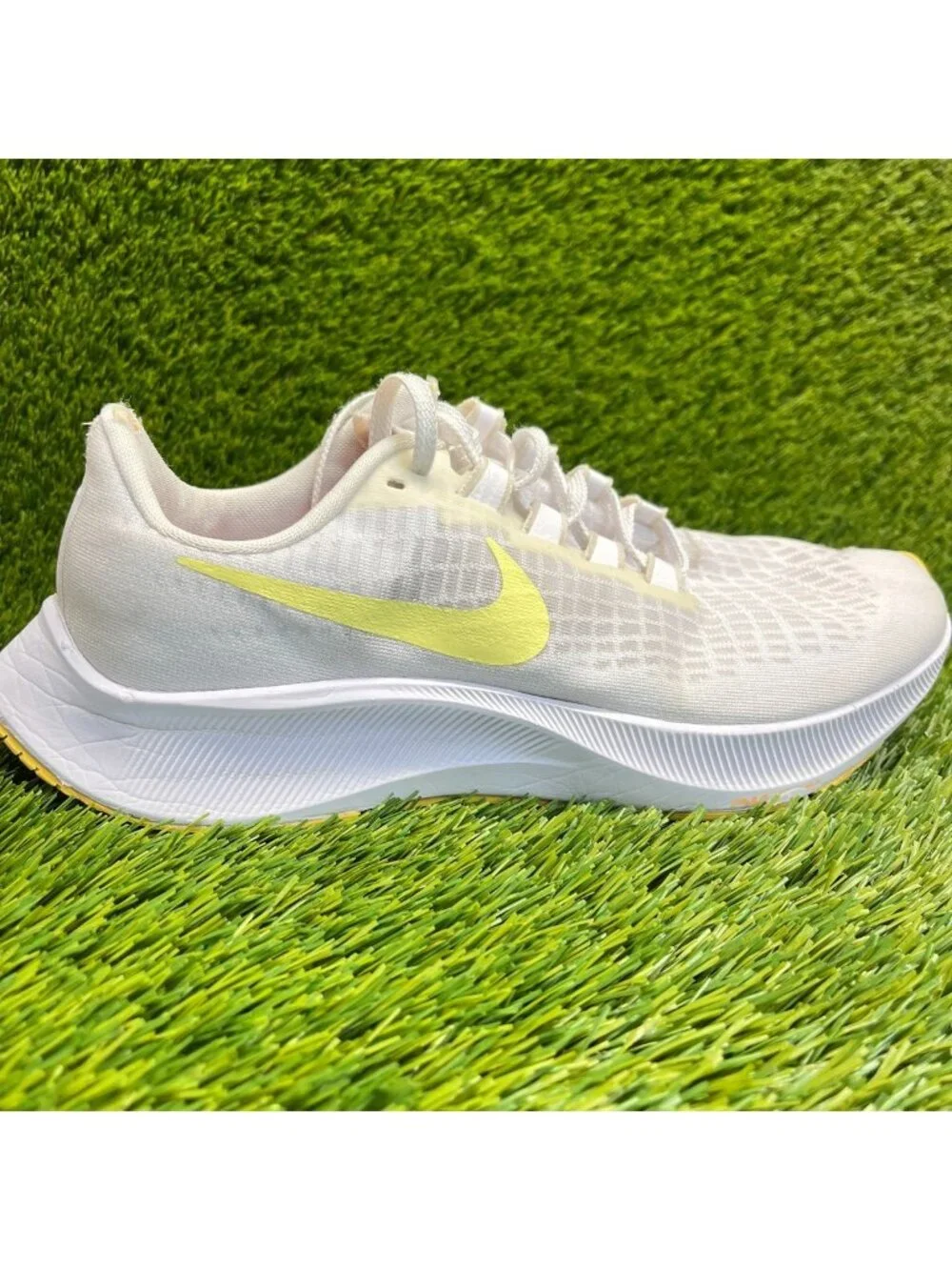 Nike Air Zoom Pegasus 37 Womens Size 9 White Athletic Running Shoes Sneakers